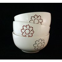 Handgemachte Weiße Keramik Schale Mit Kupferdraht Bestickte Blume von vAnStraatsburgDesign
