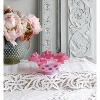 Vintage Fenton Opalisierende Glas Erdbeere Münze Dot Schüssel Vintage Fenton Opalisierende Glas Erdbeere Münze Dot Schüssel von verredesoie