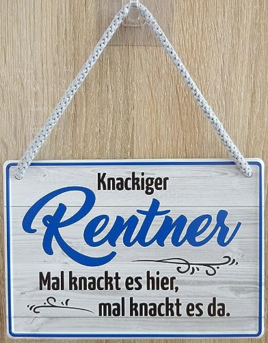 Hängeschild Schild 16x11cm - Knackiger Rentner es knackt mal hier mal da Rente Ruhestand Oma Opa Hängeschild Schild 16x11cm - Knackiger Rentner es knackt mal hier mal da Rente Ruhestand Oma Opa von vielesguenstig by Robby Wanka