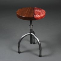 Runder Arzt-Hocker Im Bauhausstil Aus Nussbaum Und Epoxidharz in Perlrot Runder Arzt-Hocker Im Bauhausstil Aus Nussbaum Und Epoxidharz in Perlrot von villabrocante