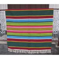 Gestreifter Vintage Wollteppich Rustikaler Mehrfarbiger Teppich 145 X 135 cm Gestreifter Vintage Wollteppich Rustikaler Mehrfarbiger Teppich 145 X 135 cm von vintageNB