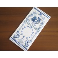 Gestickte Wanduhr Dekor Lieferung, Blau Weiße Blumen Hahn Basis, Retro Gestickte Unfertige Wand Lieferung # 4-49-10 von vintageTEXTILESdecor
