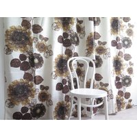 Braune Blumen Vintage Vorhänge, 2Er Set, Weiße Braune Gewebte Vorhänge Skandinavisch #5-18-5 von vintageTEXTILESdecor