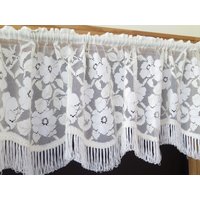 Florale Spitze Volant Mit Fransen Fenster Dekoration, Gehäkelte #4-71-25 von vintageTEXTILESdecor