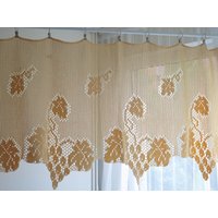 Langer Häkelvorhang, Breite Weintrauben Blätter Gehäkelt Fenster Valance, Gelber Vorhang #4-73-23 von vintageTEXTILESdecor