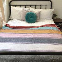 Mehrfarbiger Baumwollwurf Mit Fransenrandung Mehrfarbiger Baumwollwurf Mit Fransenrandung von vintagebohemianstyle