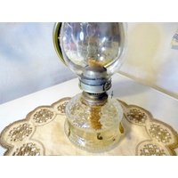 Vintage Petroleum-Lampe Glas Zylinder Reflektor Wandhalterung von vintagehappimillAT