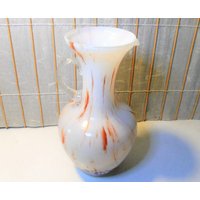 Vintage Vase Henkel Glas Opal Milchigweiß Terracotta von vintagehappimillAT