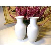 Weiße Vase Porzellan Ca. 17 cm Hoch von vintagehappimillAT