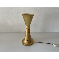 Mid-Century Gold Conical Design French Table Lamp, 1950S, France Mid-Century Gold Conical Design French Table Lamp, 1950S, France von vintageinmode