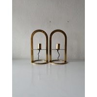 Vd Minimal Design Gold Coloured Metal Pair Of Table Lamps, 1980S Vd Minimal Design Gold Coloured Metal Pair Of Table Lamps, 1980S von vintageinmode