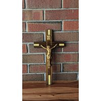 Vintage Holz Wand Kruzifix, Messing Jesus Christus, Katholisch/Home Altar Dekor, 14" Lang Von 7, 6" Breit, 1940-50Er Jahre von vintagenorthfinds