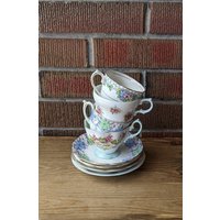 Vintage-Set Von 4 Übereinstimmende Teetassen Und Untertassen, Pastell Blau Blumen, Garten/Tee-Party, Hergestellt in England, 1920-60Er Jahre von vintagenorthfinds