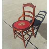 Vintage Antiker Stuhl, Stickerei Sitze Stuhl von vintageshopbysilas