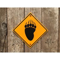 Grizzly Bär Kralle Zeichen | Handgemachte Siebdruck Trail-Zeichen Campingplatz-Zeichen Nationalpark-Symbol Wildlife Vintage Berg von vintagesigns