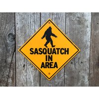 Sasquatch Zeichen | Handmade Siebdruck-Zeichen Big Foot Warnschild Nationalpark Jahrgang Wildtiere Schild Zeltplatz Berg Sasquatch Zeichen | Handmade Siebdruck-Zeichen Big Foot Warnschild Nationalpark Jahrgang Wildtiere Schild Zeltplatz Berg von vintagesigns