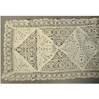 Lace Runner Ausschnitt Weiß Offene Arbeit Und Leinen Häkeln Bestickt Floral Volkskunst Openwork 54 X 17 von vintagevasso