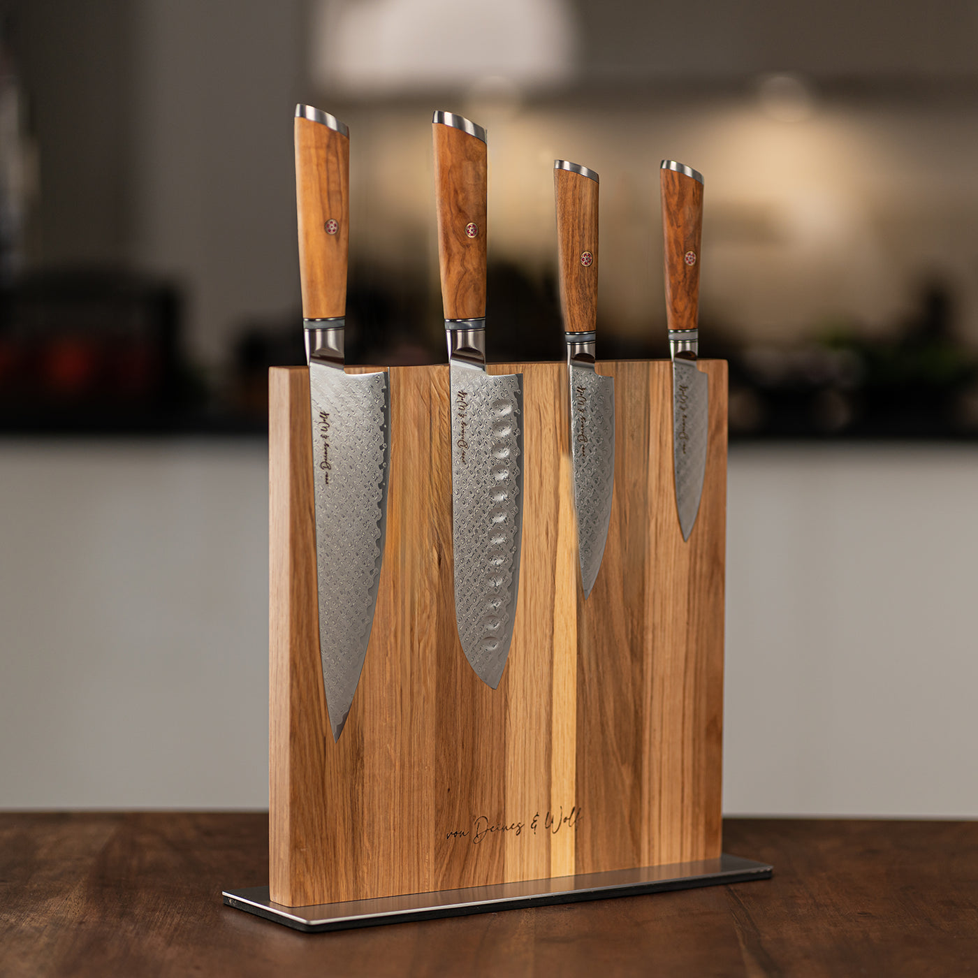 Messerset 4-teilig mit Messerhalter – Damast VG10 Stahl – Olivenholzgriff – langlebig, rasiermesserscharf & hochwertig verarbeitet von von Deines & Wolf®