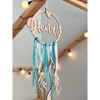 Personalisierter Traumfänger Mit Name Aus Holz/Zur Geburt Baby Farbigen Bändern Und Geburtsdaten Personalisierter Traumfänger Mit Name Aus Holz/Zur Geburt Baby Farbigen Bändern Und Geburtsdaten von vonMiaShop