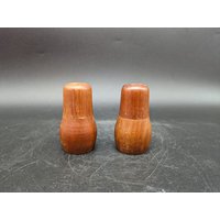 Teak Salzstreuer Pfefferstreuer S&p Salt Pepper Sifter Shaker Holz Wooden Mid Century Design 70S 70Er 60Er 60S Vintage Vtg Teak Salzstreuer Pfefferstreuer S&p Salt Pepper Sifter Shaker Holz Wooden Mid Century Design 70S 70Er 60Er 60S Vintage Vtg von vonboege