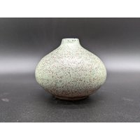 Veb Römhild Töpferei Vase Ufo Keramik Grün Egg Shell Matt Ceramic East German Pottery Design 60S 60Er 70S 70Er Vintage Gdr Ddr Veb Römhild Töpferei Vase Ufo Keramik Grün Egg Shell Matt Ceramic East German Pottery Design 60S 60Er 70S 70Er Vintage Gdr Ddr von vonboege