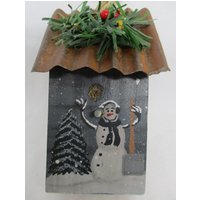 Große Holz Haus Weihnachten Ornament Handbemalt Schneemann Kiefer Holz Haus Metall Dach Weihnachten Kranz Dekoration Sammlerstück Große Holz Haus Weihnachten Ornament Handbemalt Schneemann Kiefer Holz Haus Metall Dach Weihnachten Kranz Dekoration Sammlerstück von vserendipityboutique