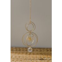 Goldener Suncatcher Mit Regenbogenkristall // Runder Sonnenfänger Kristall Dekoration Geschenkidee von walnutandcherry