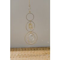 Goldener Suncatcher Mit Regenbogenkristall Und Goldenem Auge // Runder Sonnenfänger Kristall Dekoration// Geschenkidee von walnutandcherry