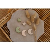 Magnete Aus Jesmonite // Küchenmagnete 2 Im Set Mond Stern Dekoration Kleines Geschenk Pastellfarben von walnutandcherry