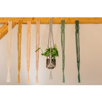 Makramee Blumenampel, Farbe Natur, Senfgelb, Altrosa, Lachs, Grau, Hellgrün, Tannengrün, Dekoration, Macrame, Geschenkidee von walnutandcherry