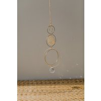 Runder Goldener Suncatcher Mit Regenbogenkristall Und Floralem Muster // Sonnenfänger Kristall Dekoration von walnutandcherry