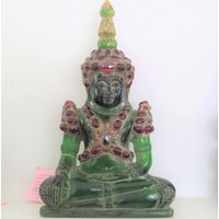 Antike Smaragd 19. - 20. Jahrhundert Geschnitzte Phra Hin Buddha Statue 3.514Gramm von wandajewelry2013