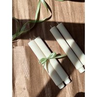 Handgemachte Rillen-Stabkerzen Aus 100 % Rapswachs | 2 Stk Vegane Und Nachhaltige Dekokerzen Im Set - Boho Wohnaccessoire Dinnerkerzen von waxzauberei