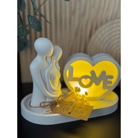 Liebespaar Mit Leuchtbox "Love" | Hochzeitsgeschenk Deko Leuchtdeko Geschenk Jahrestag von werkstark