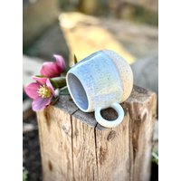 Diensfarbene Blaugraue Bauch-Tasse Diensfarbene Blaugraue Bauch-Tasse von werkstattvibes
