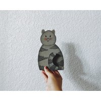 Vintage Handbemalter Holzblock Graue Katze Mit Streifen - Notiz- Oder Kartenhalter Marianne Browne Artist Cottage Farmhouse Nursery Decor Vintage Handbemalter Holzblock Graue Katze Mit Streifen - Notiz- Oder Kartenhalter Marianne Browne Artist Cottage Farmhouse Nursery Decor von weyfaren
