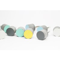 Zylinderknauf Aus Beton | Vielzahl Von Farben Und Stilen Zylinderknauf Aus Beton | Vielzahl Von Farben Und Stilen von whitewashedshop