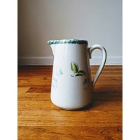 Hübsche Prissy Krug Frankreich Porzellan Un Jardin En Plus 1200Ml Blau Grün Bauernhaus Chic Zierliche Muster Blaue Blütenblätter Blätter Kegel Form Hübsche Prissy Krug Frankreich Porzellan Un Jardin En Plus 1200Ml Blau Grün Bauernhaus Chic Zierliche Muster Blaue Blütenblätter Blätter Kegel Form von wildlilymercantile