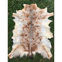 Handgeschnitzte Ziegenhaut Handgeschnitzte Ziegenhaut von wildorchidaustralia