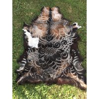 Handgeschnitztes Ziegenfell von wildorchidaustralia