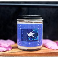 Be The Light 8Oz Kerze Mit Gratis Pin Im Inneren - Inspirational Taube Lila Erdbeere Guave von wishescandleco