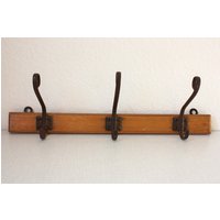 Alte Garderobe/Hakenleiste Holz Vintage Wandgarderobe 3 Haken 50Er 60Er Braun Patina Wohnaccessoire Flur Requisit von wohnraumformer