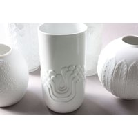 Thomas Vase "Blütenfest" Weiß, Rosamunde Nairac, Op-Art Porzellanvase Vintage, Porzellan, Germany, Mid Century 60Er 70Er, Hochzeitsgeschenk Thomas Vase "Blütenfest" Weiß, Rosamunde Nairac, Op-Art Porzellanvase Vintage, Porzellan, Germany, Mid Century 60Er 70Er, Hochzeitsgeschenk von wohnraumformer