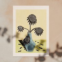 Sonnenblumen in Vintage-Vase Linolschnitt-Kunstdruck Verschiedenen Farbkombinationen von wolfgangwahadesign