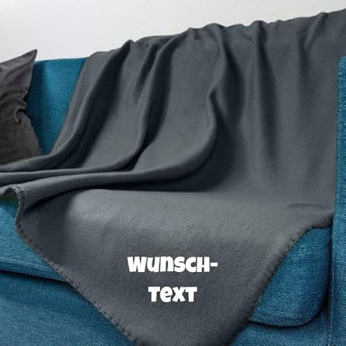 wometo Fleecedecke OekoTex - personalisert mit Name oder Wunschtext hochwertiger Flock-Druck - 130x160 ca. 400g wertiges Gewicht mit Anti-Pilling Kettelrand grau dunkelgrau von wometo