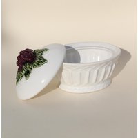 Keramikdose Mit Brombeermuster von wonderthingstudio