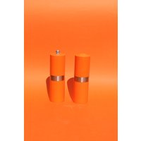Orangefarbenes Salz - Und Pfefferstreuer-Set Aus Den 70Ern von wonderthingstudio