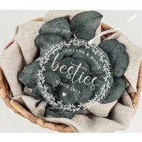 Christbaumanhänger | Acryl Personalisierter Weihnachtsschmuck Best Friends Bestie Beste Freunde Geschenkanhänger von woodandweddingdesign