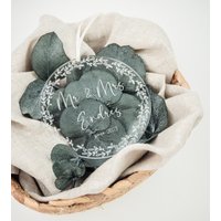 Christbaumanhänger | Acryl Personalisierter Weihnachtsschmuck Mr & Mrs Geschenkanhänger von woodandweddingdesign