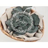 Christbaumanhänger | Acryl Personalisierter Weihnachtsschmuck Wir Bekommen Ein Baby Verkündung Schwangerschaft Christbaumanhänger | Acryl Personalisierter Weihnachtsschmuck Wir Bekommen Ein Baby Verkündung Schwangerschaft von woodandweddingdesign